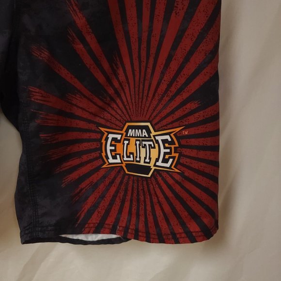 MMA Elite Mens XL Red Black Spade Wing Bone Fighter Trainers Shorts 11in Inseam - Picture 4 of 12